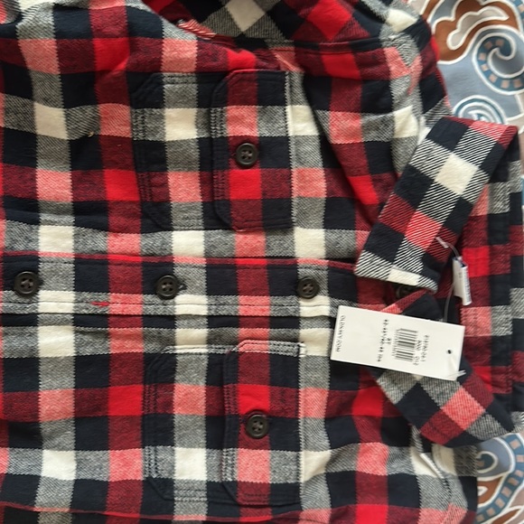 Old navy New with tags just opened size 5t plaid flannel! - Picture 4 of 5